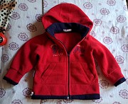 Толстовки с капюшоном черная и красная на 4-5лет (р.104-110), б.у Брест