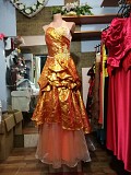 Сценические наряды, бальные и вечерние платья в аренду Минск